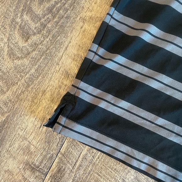 Men’s Under Armour Polo Size Medium - Picture 5 of 6